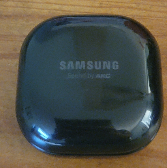 Samsung Galaxy Earbuds - Picture 2 of 2